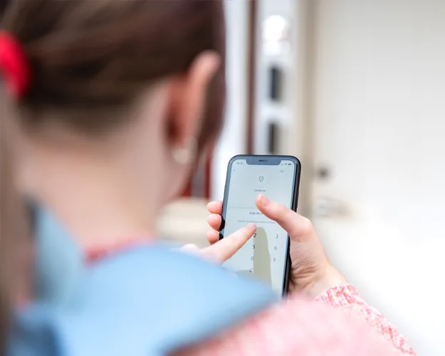 Se och kontrollera ditt hem i Verisure App
